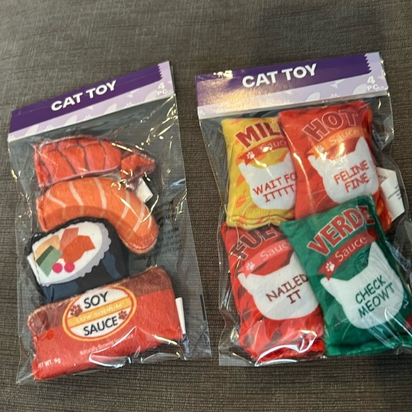 Cat toys 4pck - buyers choice sushi or hot sauce - Picture 1 of 3